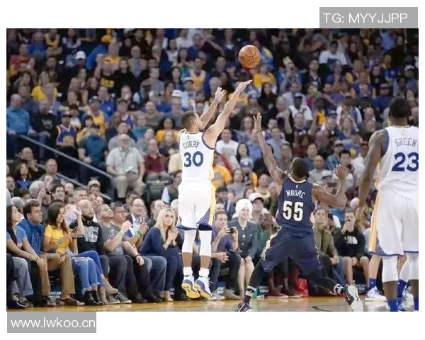 库里再创纪录生涯第151场至少7三分利拉德52分紧随其后克莱50分位列第三